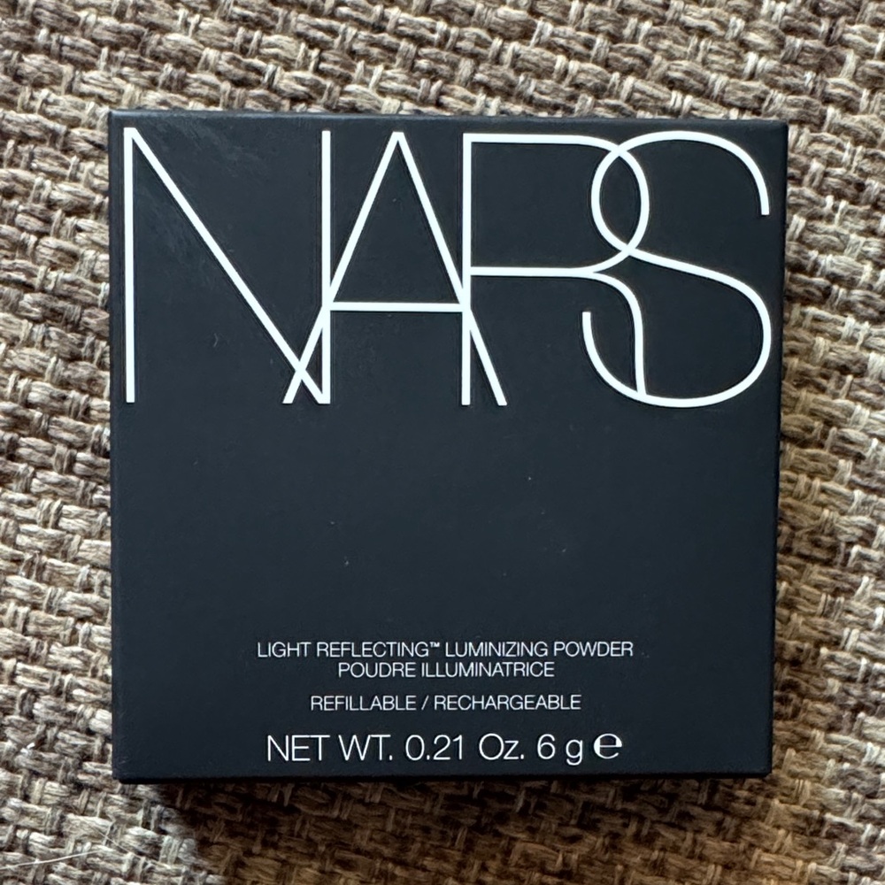 NEW UNOPENED NARS Light Reflecting Powder shade Heavenly